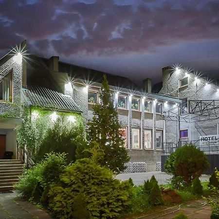 Dukat Hotel Horyniec Luaran gambar