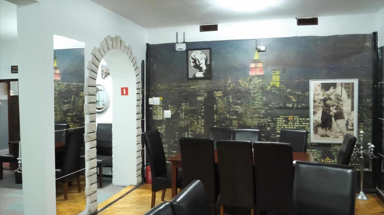 Dukat Hotel Horyniec Luaran gambar